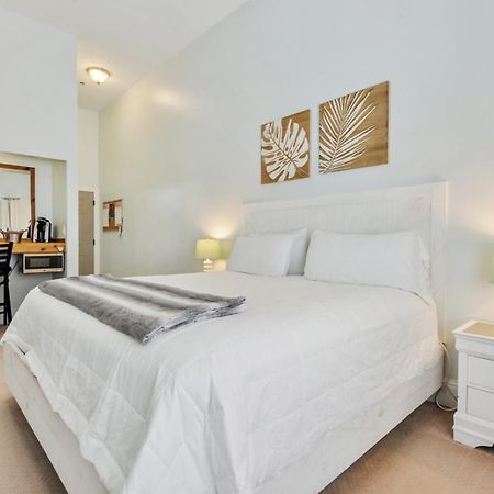 Hotel Whiskey In Pass Christian Bilik gambar
